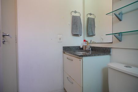 Apartamento à venda com 69m², 3 quartos e 2 vagasBanheiro suíte 
