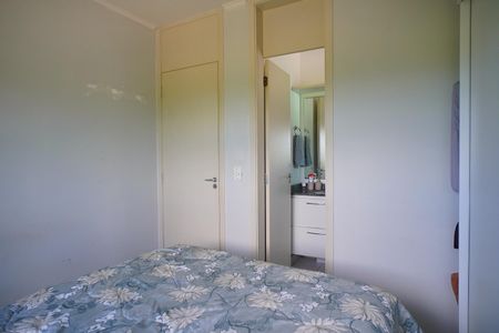 Quarto suíte  de apartamento para alugar com 3 quartos, 69m² em Humaitá, Porto Alegre