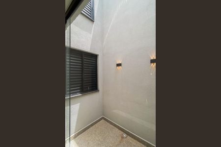 Casa à venda com 152m², 3 quartos e 2 vagas Casa à venda com 152m², 3 quartos e 2 vagasCorredor