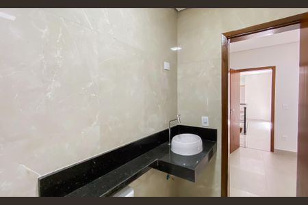 Casa à venda com 152m², 3 quartos e 2 vagas Casa à venda com 152m², 3 quartos e 2 vagasBanheiro da Suíte 2