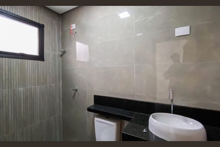 Casa à venda com 152m², 3 quartos e 2 vagas Casa à venda com 152m², 3 quartos e 2 vagasBanheiro