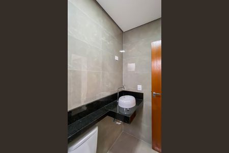 Casa à venda com 152m², 3 quartos e 2 vagas Casa à venda com 152m², 3 quartos e 2 vagasBanheiro