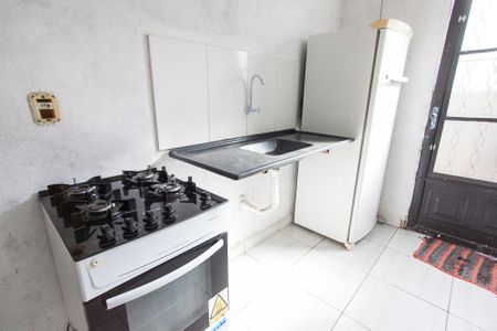 Cozinha de kitnet/studio para alugar com 1 quarto, 24m² em Laranjeiras, Uberlândia