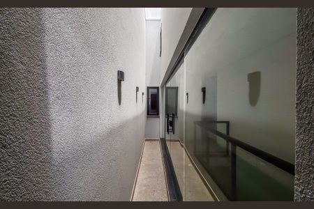 Casa à venda com 174m², 3 quartos e 2 vagas Casa à venda com 174m², 3 quartos e 2 vagasCorredor