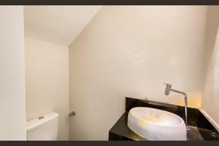 Casa à venda com 174m², 3 quartos e 2 vagas Casa à venda com 174m², 3 quartos e 2 vagasLavabo