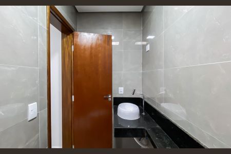 Casa à venda com 174m², 3 quartos e 2 vagas Casa à venda com 174m², 3 quartos e 2 vagasBanheiro da Suíte 2