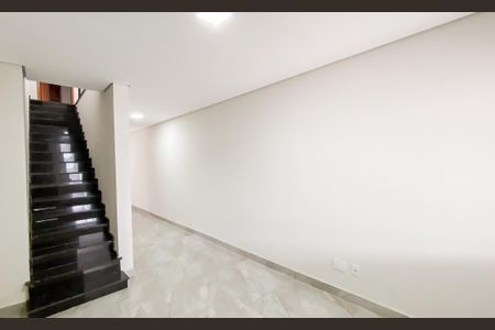 Casa à venda com 174m², 3 quartos e 2 vagas Casa à venda com 174m², 3 quartos e 2 vagasSala