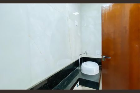 Casa à venda com 174m², 3 quartos e 2 vagas Casa à venda com 174m², 3 quartos e 2 vagasBanheiro da Suíte 1