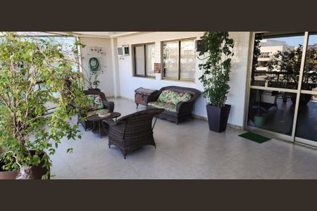 Apartamento à venda com 103m², 3 quartos e 2 vagasVaranda