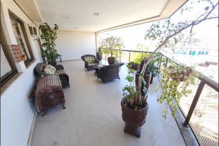 Apartamento à venda com 103m², 3 quartos e 2 vagasVaranda