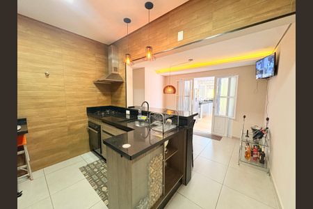 Casa à venda com 170m², 2 quartos e 2 vagasCozinha