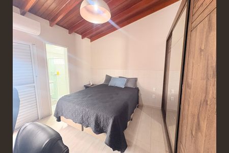 Casa à venda com 170m², 2 quartos e 2 vagasSuíte