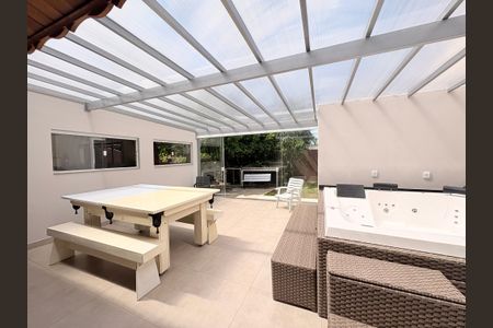 Casa à venda com 170m², 2 quartos e 2 vagasQuintal