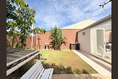 Casa à venda com 170m², 2 quartos e 2 vagasQuintal