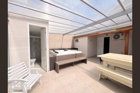 Casa à venda com 170m², 2 quartos e 2 vagasQuintal