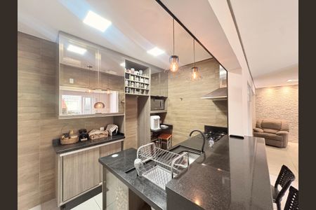 Casa à venda com 170m², 2 quartos e 2 vagasCozinha