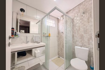 Casa à venda com 170m², 2 quartos e 2 vagasBanheiro da Suíte