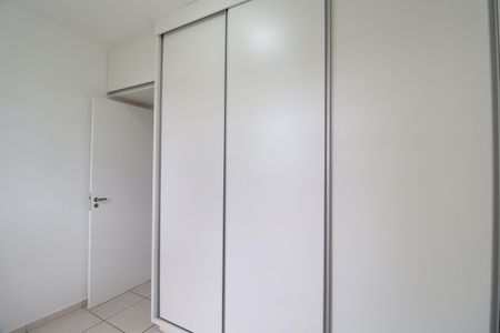 Quarto 2 de apartamento para alugar com 2 quartos, 45m² em Gávea, Uberlândia