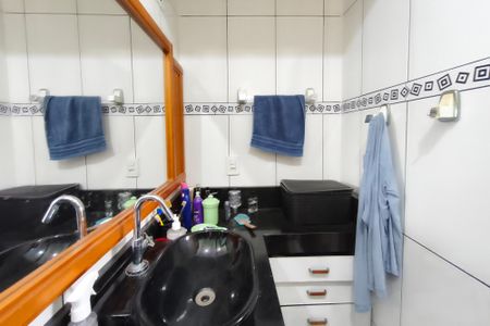 Casa à venda com 265m², 4 quartos e 3 vagas Casa à venda com 265m², 4 quartos e 3 vagasBanheiro Suíte