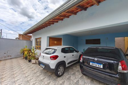 Casa à venda com 265m², 4 quartos e 3 vagas Casa à venda com 265m², 4 quartos e 3 vagasQuintal - Garagem