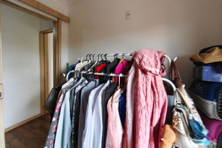 Casa à venda com 265m², 4 quartos e 3 vagas Casa à venda com 265m², 4 quartos e 3 vagasQuarto 4