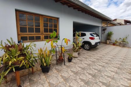 Casa à venda com 265m², 4 quartos e 3 vagas Casa à venda com 265m², 4 quartos e 3 vagasQuintal - Garagem