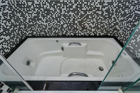 Apartamento para alugar com 59m², 1 quarto e 2 vagas Apartamento para alugar com 59m², 1 quarto e 2 vagasBanheiro da Suíte