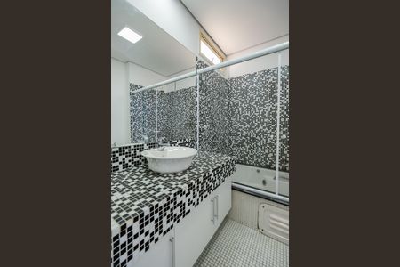 Apartamento para alugar com 59m², 1 quarto e 2 vagas Apartamento para alugar com 59m², 1 quarto e 2 vagasBanheiro da Suíte