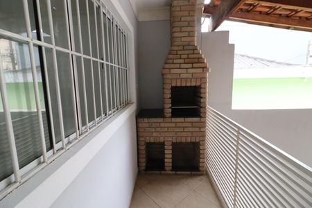 Casa à venda com 80m², 2 quartos e sem vagaQuintal