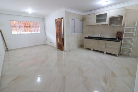 Sala de casa para alugar com 2 quartos, 80m² em Km 18, Osasco