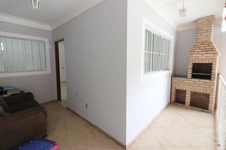 Casa à venda com 80m², 2 quartos e sem vagaQuintal