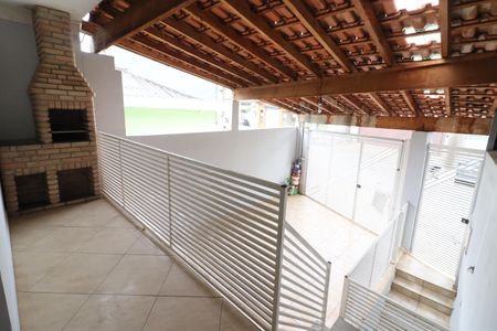 Casa à venda com 80m², 2 quartos e sem vagaQuintal