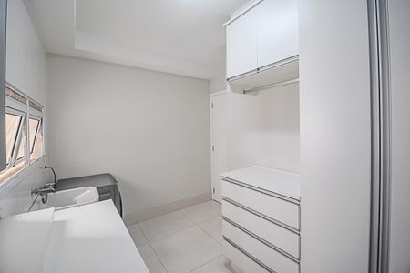 Apartamento para alugar com 107m², 3 quartos e 2 vagas Apartamento para alugar com 107m², 3 quartos e 2 vagasÁrea de Serviço