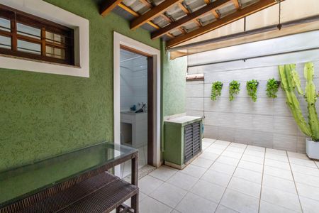 Casa à venda com 160m², 3 quartos e 2 vagasQuintal 