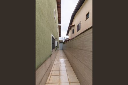 Casa à venda com 160m², 3 quartos e 2 vagasCorredor Lateral