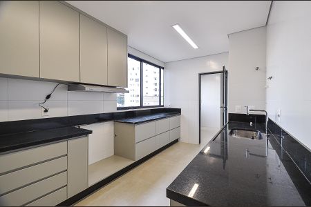 Apartamento para alugar com 158m², 3 quartos e 3 vagasCozinha