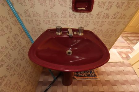 Casa à venda com 235m², 2 quartos e 1 vagaBanheiro de Serviço - Pia