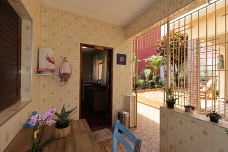 Casa à venda com 235m², 2 quartos e 1 vagaÁrea de Serviço