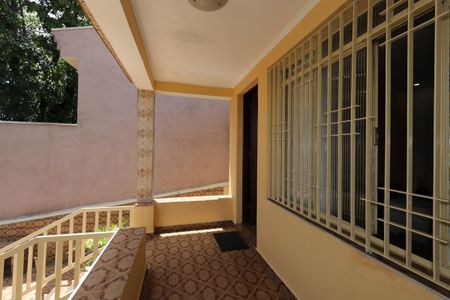 Casa à venda com 235m², 2 quartos e 1 vagaEntrada