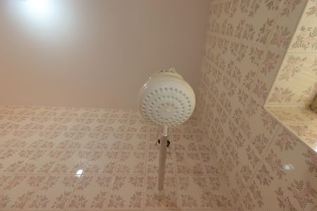 Casa à venda com 235m², 2 quartos e 1 vagaBanheiro de Serviço - Chuveiro