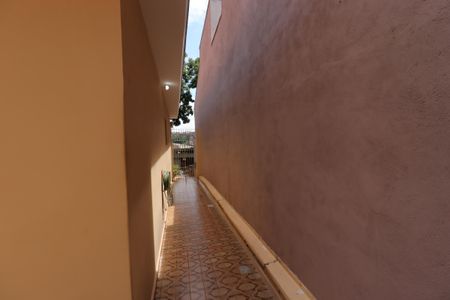 Casa à venda com 235m², 2 quartos e 1 vagaCorredor externo