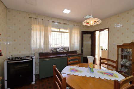 Casa à venda com 235m², 2 quartos e 1 vagaCozinha