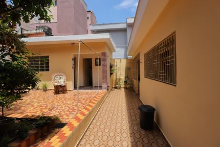Casa à venda com 235m², 2 quartos e 1 vagaCorredor externo