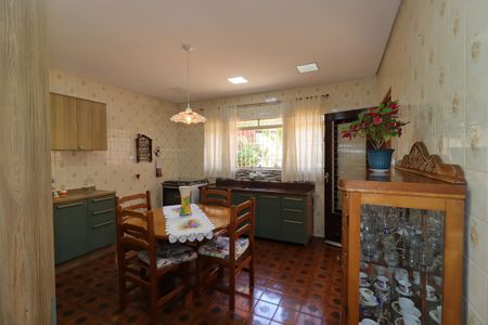 Casa à venda com 235m², 2 quartos e 1 vagaCozinha