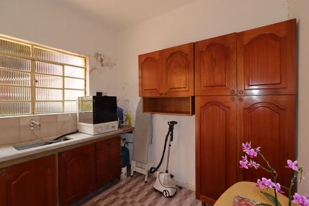 Casa à venda com 235m², 2 quartos e 1 vagaÁrea de Serviço