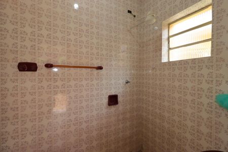 Casa à venda com 235m², 2 quartos e 1 vagaBanheiro de Serviço