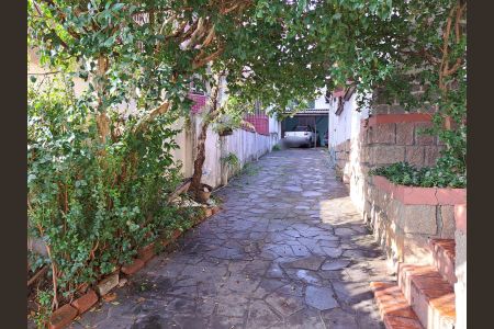 Casa à venda com 280m², 2 quartos e 4 vagas Casa à venda com 280m², 2 quartos e 4 vagasGaragem
