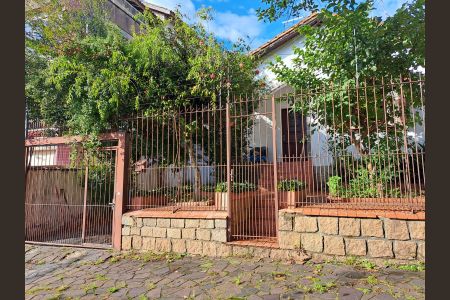 Casa à venda com 280m², 2 quartos e 4 vagas Casa à venda com 280m², 2 quartos e 4 vagasFachada da Casa