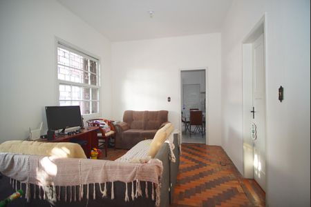 Sala de casa à venda com 2 quartos, 280m² em São Sebastião, Porto Alegre