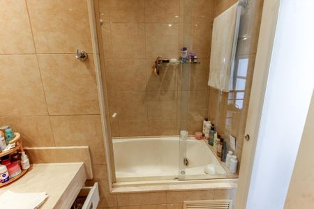 Apartamento à venda com 85m², 1 quarto e 2 vagasBanheiro